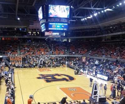 Reports: Auburn basketball team's plane turns around after teammates fight onboard